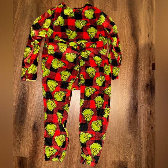 Grinch pajama set - Picture 1 of 2